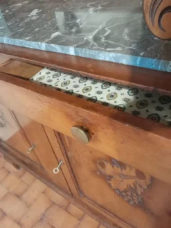 Buffet ancien deux corps en bois sculpté - plateau marbre - très bel état