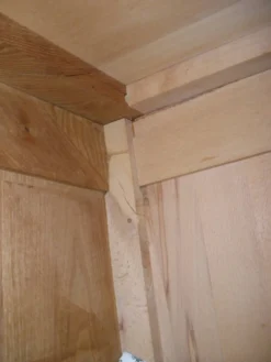 Buffet ancien deux corps en bois sculpté - plateau marbre - très bel état