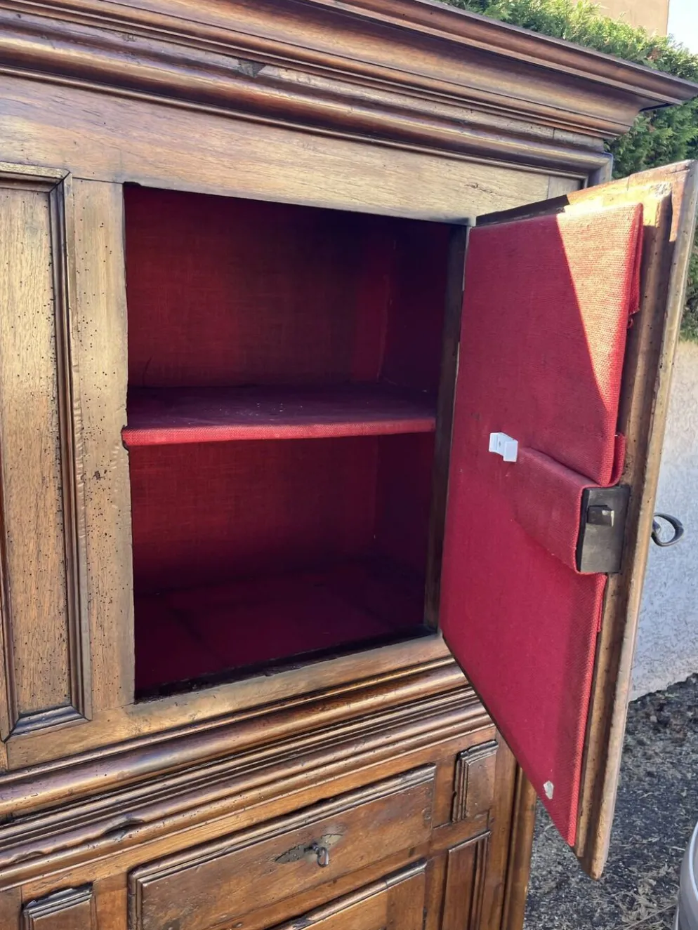 Buffet ancien deux corps en noyer 1800