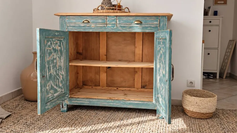 Buffet ancien en bois patiné bleu vert – 2 portes, 2 tiroirs