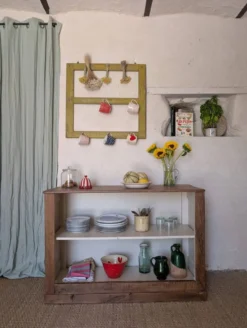 Buffet ancien en noyer – Console, meuble de salle de bain ou buffet de cuisine