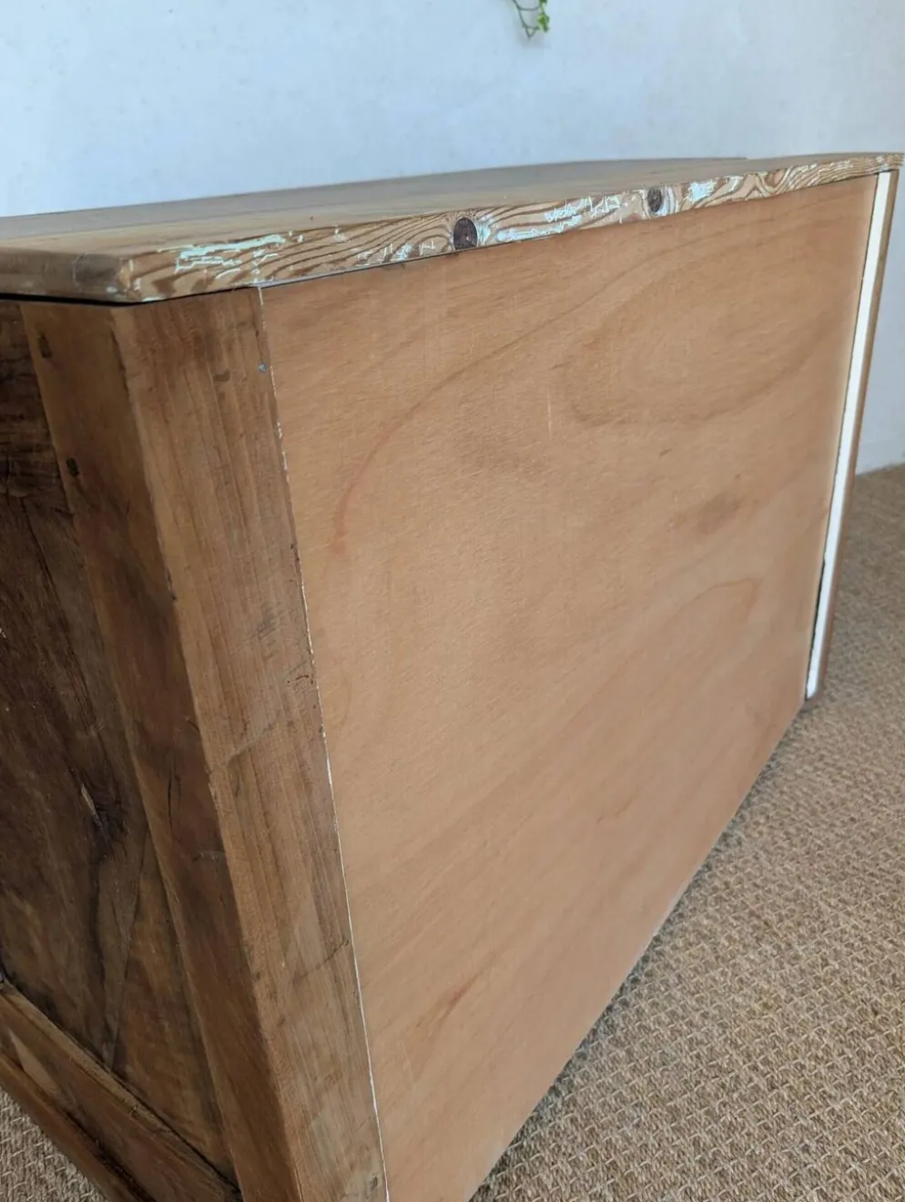 Buffet ancien en noyer – Console, meuble de salle de bain ou buffet de cuisine