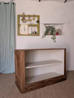 Buffet ancien en noyer – Console, meuble de salle de bain ou buffet de cuisine