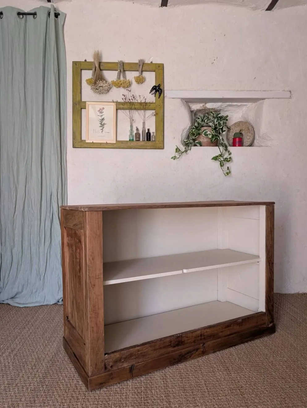 Buffet ancien en noyer – Console, meuble de salle de bain ou buffet de cuisine