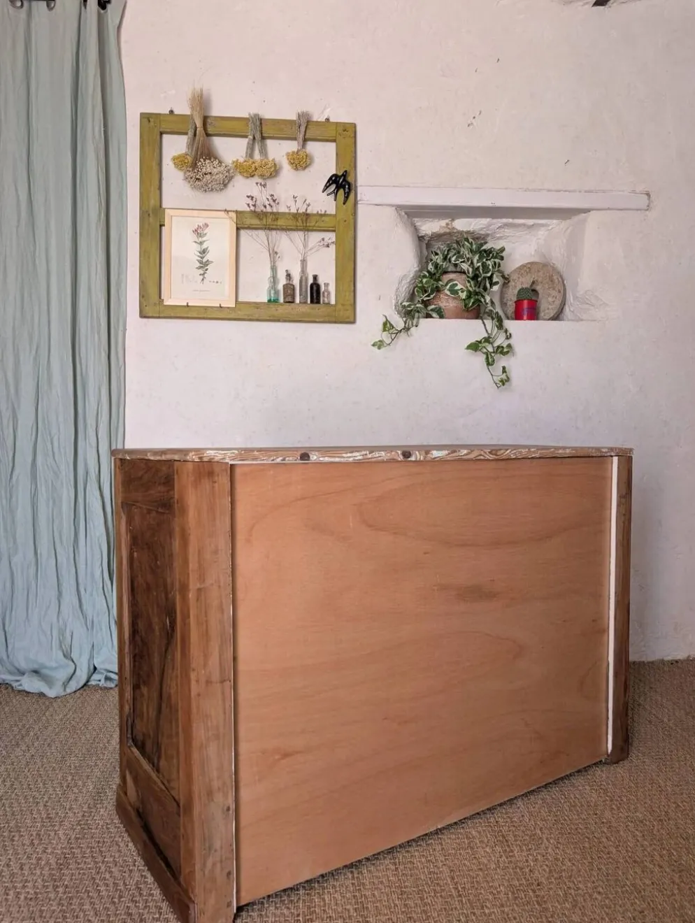 Buffet ancien en noyer – Console, meuble de salle de bain ou buffet de cuisine