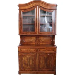 Buffet ancien en noyer ronce, Italie, milieu du 19e siècle.