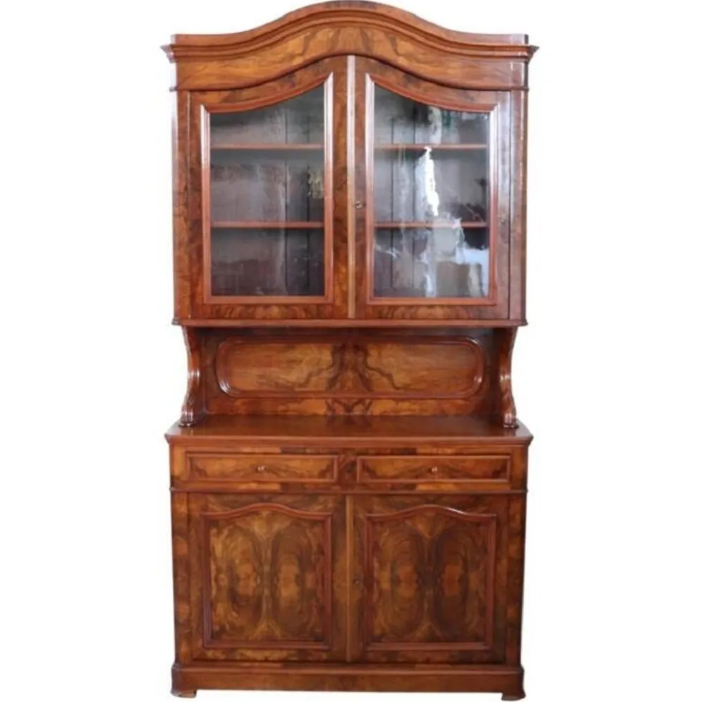 Buffet ancien en noyer ronce, Italie, milieu du 19e siècle.