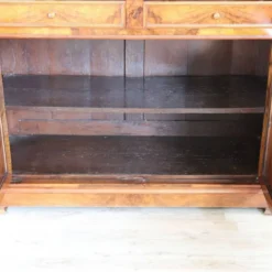 Buffet ancien en noyer ronce, Italie, milieu du 19e siècle.