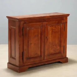 Buffet ancien en sapin à panneaux, Italie, milieu du XIXe siècle