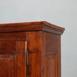 Buffet ancien en sapin à panneaux, Italie, milieu du XIXe siècle