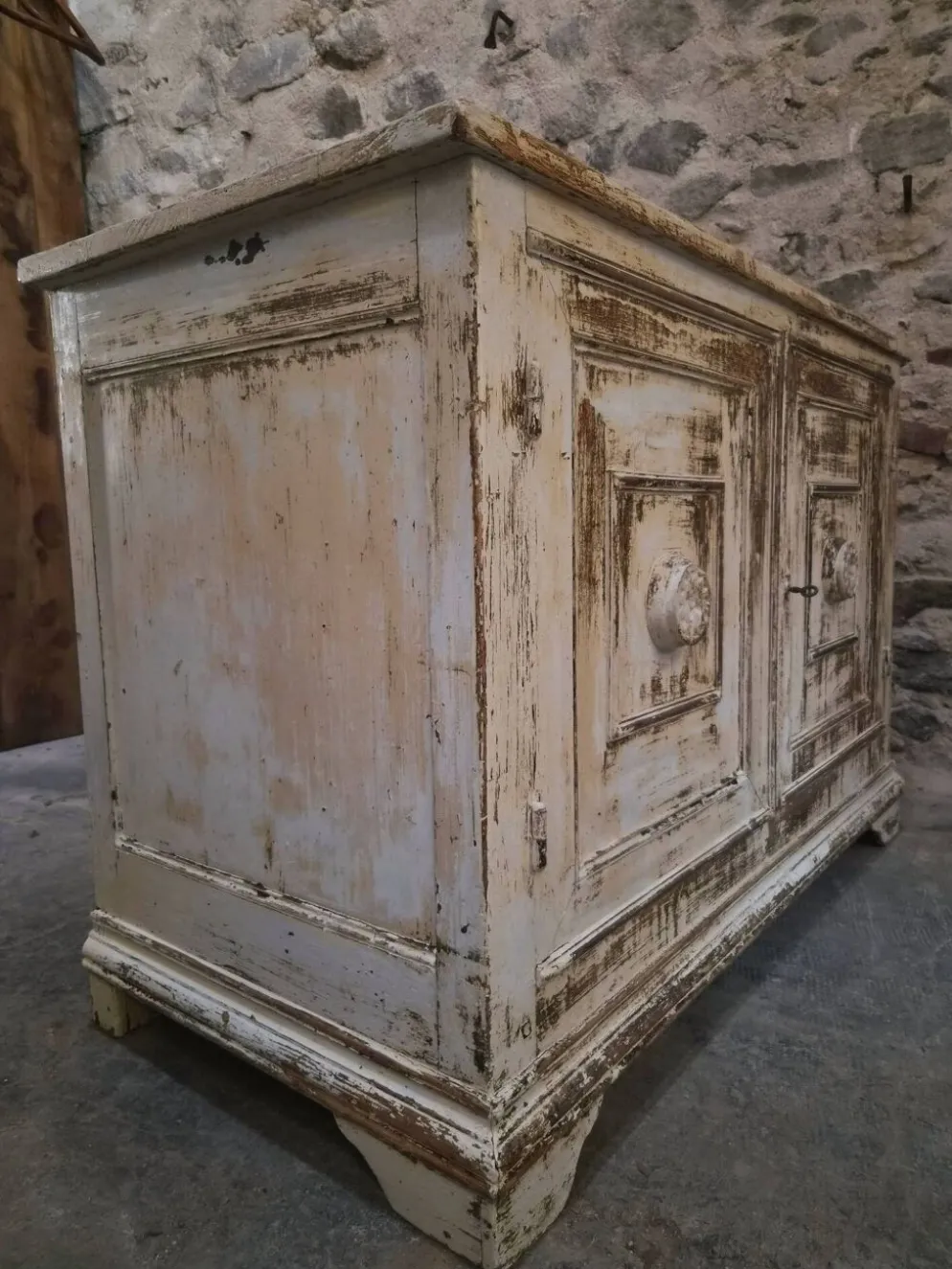 Buffet ancien français en pin avec patine vieillie, vers 1870–1900