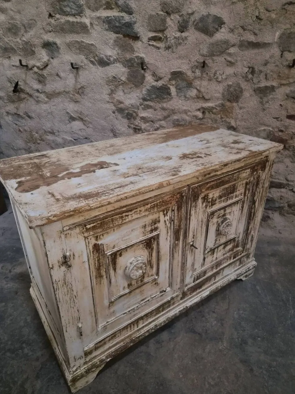 Buffet ancien français en pin avec patine vieillie, vers 1870–1900