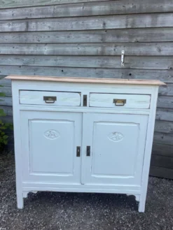 Buffet ancien relooké – esprit campagne chic / vintage