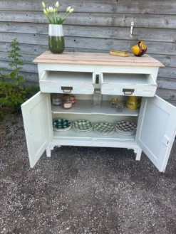 Buffet ancien relooké – esprit campagne chic / vintage