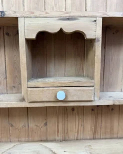 Buffet anglais ancien deux corps en pin massif (rénové)