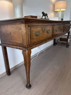 Buffet anglais ancien - période Reine Anne
