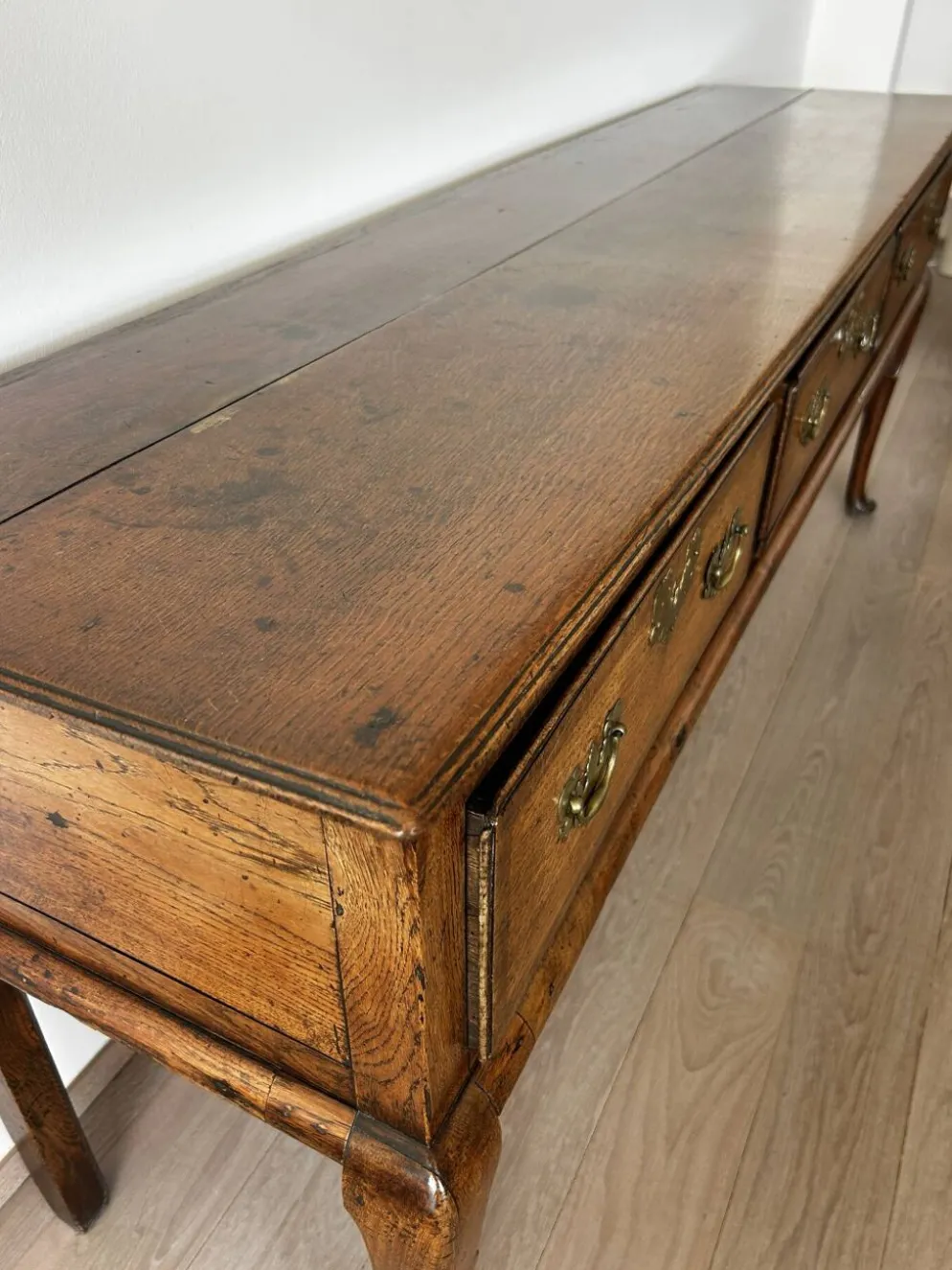 Buffet anglais ancien - période Reine Anne