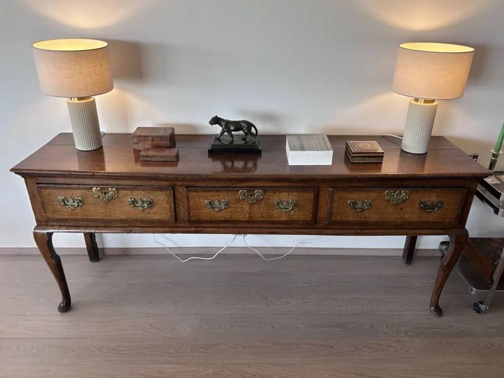 Buffet anglais ancien - période Reine Anne