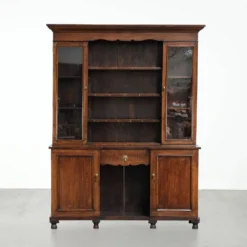 Buffet anglais antique du XVIIIe siècle avec verre d'origine.