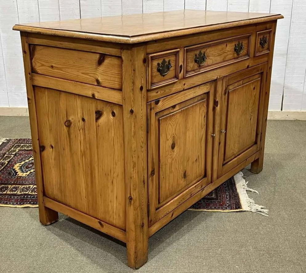 Buffet anglais en sapin des années 1950