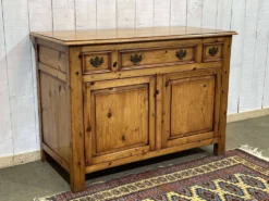 Buffet anglais en sapin des années 1950