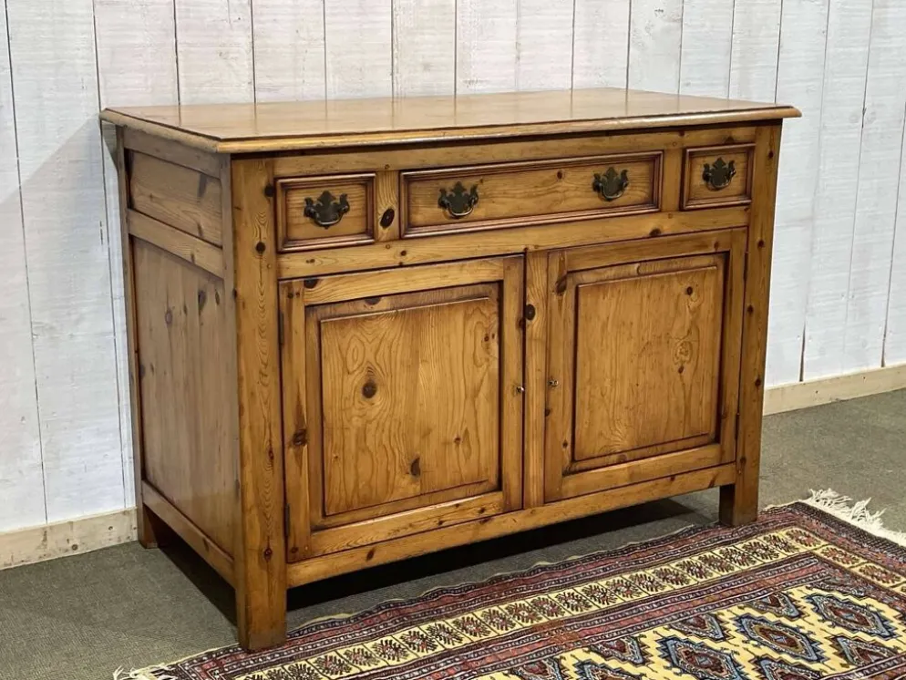 Buffet anglais en sapin des années 1950