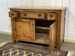 Buffet anglais en sapin des années 1950