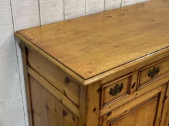 Buffet anglais en sapin des années 1950