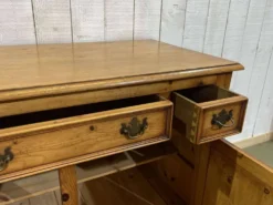 Buffet anglais en sapin des années 1950