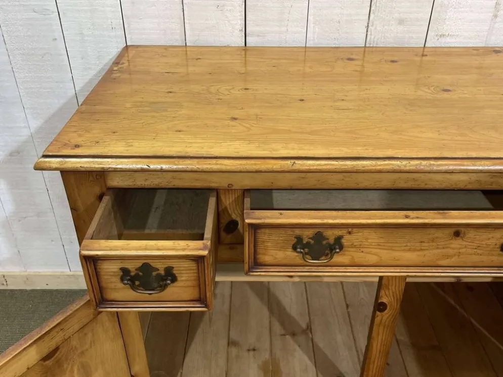 Buffet anglais en sapin des années 1950