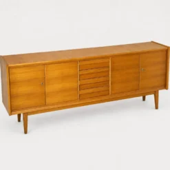 Buffet architectural moderne du milieu du siècle en Okoumé de première qualité.