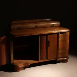 Buffet Art Déco avec superstructure en chêne et noyer | Allemagne années 1920