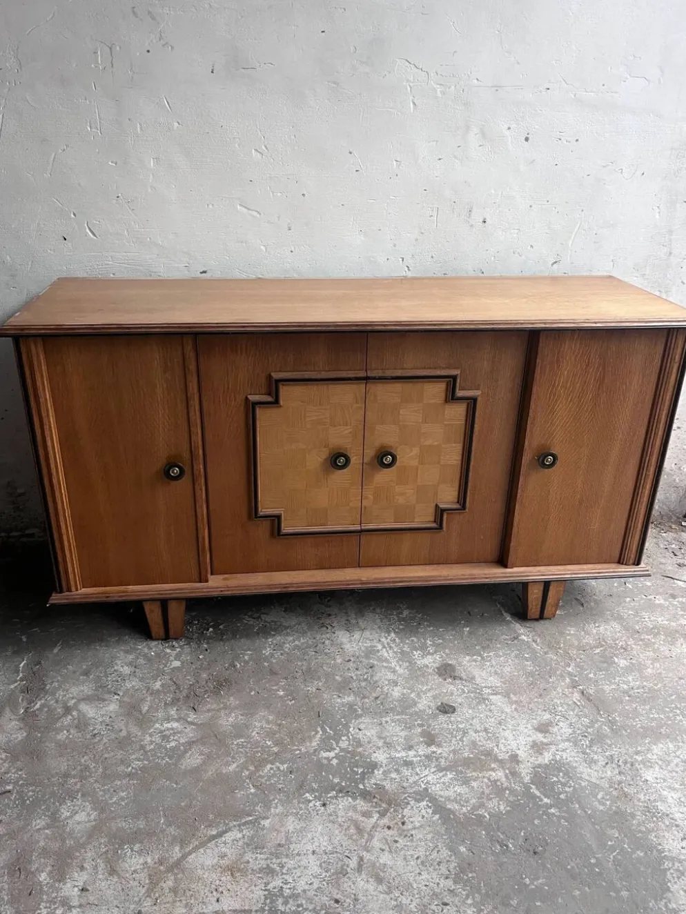 Buffet Art déco en chêne avec portes géométriques, années 1940