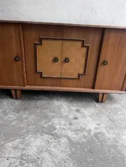 Buffet Art déco en chêne avec portes géométriques, années 1940
