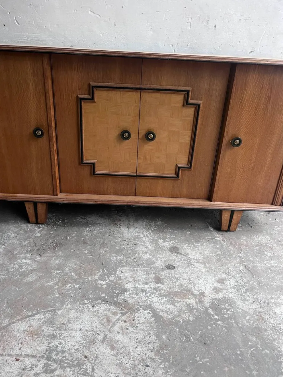 Buffet Art déco en chêne avec portes géométriques, années 1940