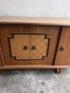 Buffet Art déco en chêne avec portes géométriques, années 1940