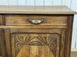 Buffet Art déco rustique des années 1930 en châtaignier