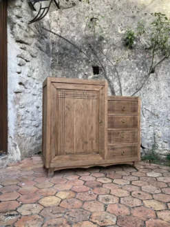 Buffet asymétrique ancien