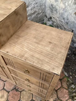 Buffet asymétrique ancien