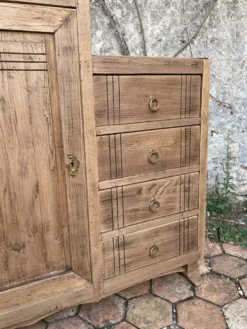 Buffet asymétrique ancien