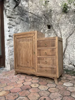 Buffet asymétrique ancien