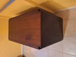 Buffet avec portes en palissandre par Angel Mangiarotti pour Molteni, années 1960.