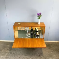 Buffet bar, petit buffet, teck, années 1960
