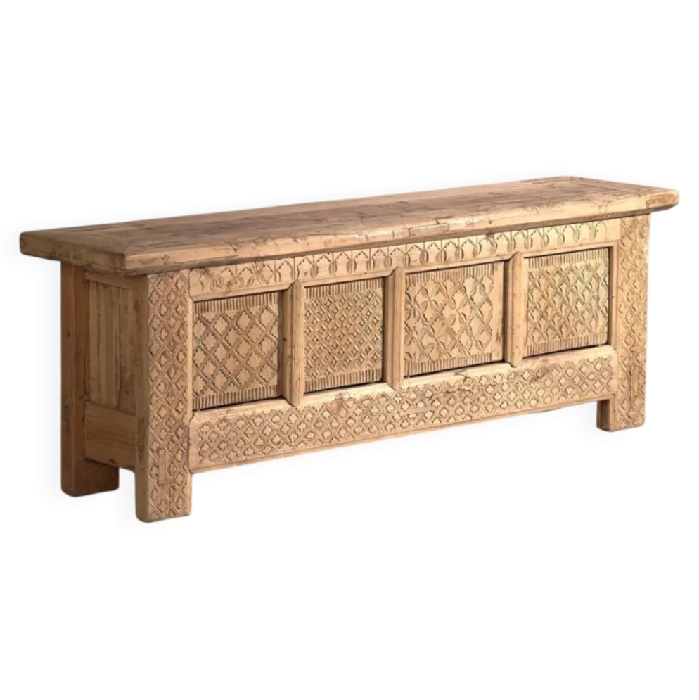 Buffet bas ancien sculpté en bois de sapin – Chine, vers 1900