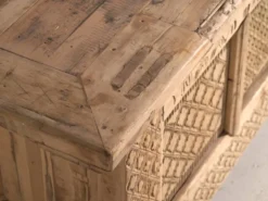 Buffet bas ancien sculpté en bois de sapin – Chine, vers 1900