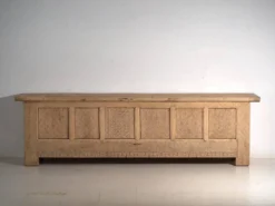 Buffet bas ancien sculpté en bois de sapin – Gansu, vers 1900