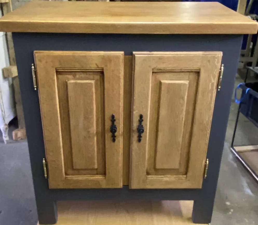 Buffet bas en chêne massif relooké – Style Campagne Chic / Moderne