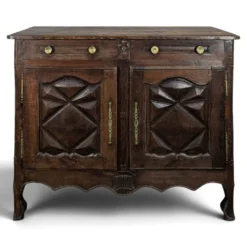 Buffet bas Louis XIII en chêne à pointes de diamant deux portes