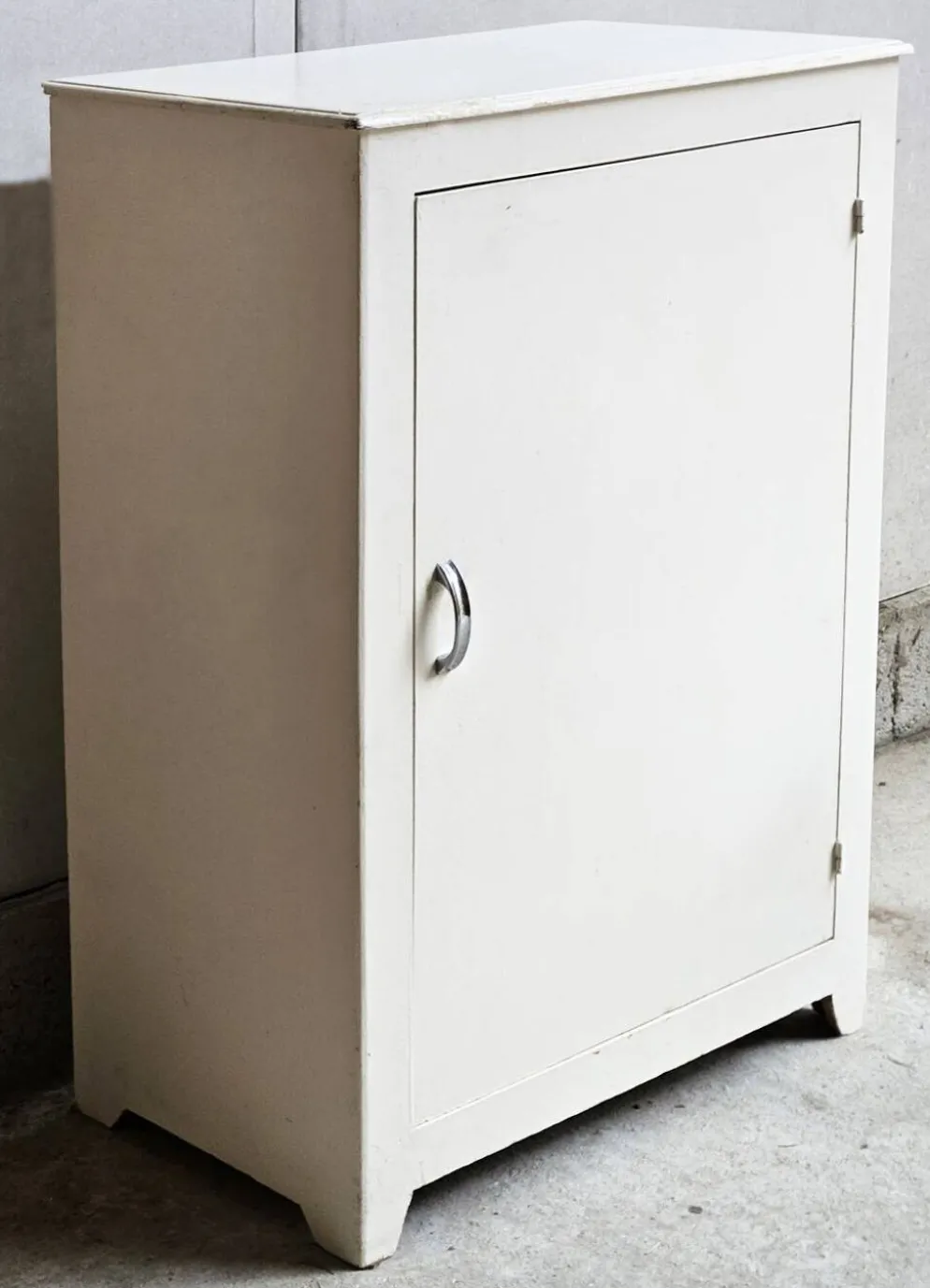 Buffet bas, meuble bar, placard, bois blanc, vintage, années 60