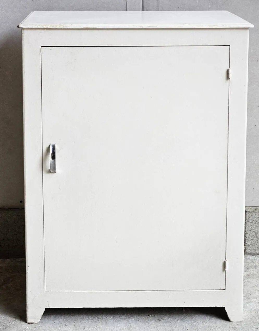 Buffet bas, meuble bar, placard, bois blanc, vintage, années 60